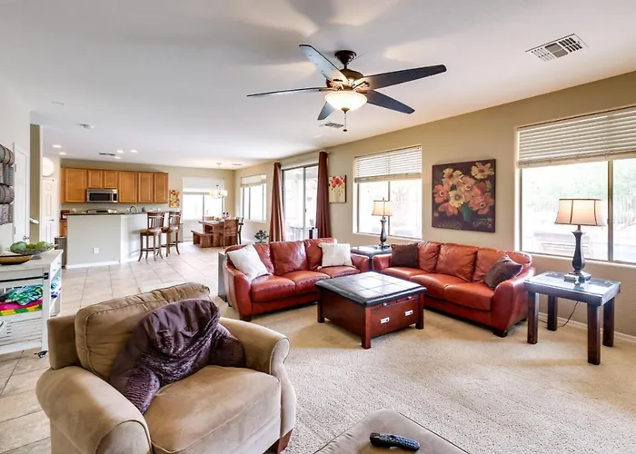 Holiday home Oasis W/ Game + Community Perks! *