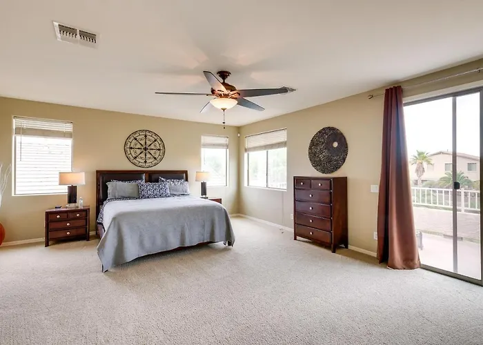 Oasis W/ Game + Community Perks! Holiday home Maricopa