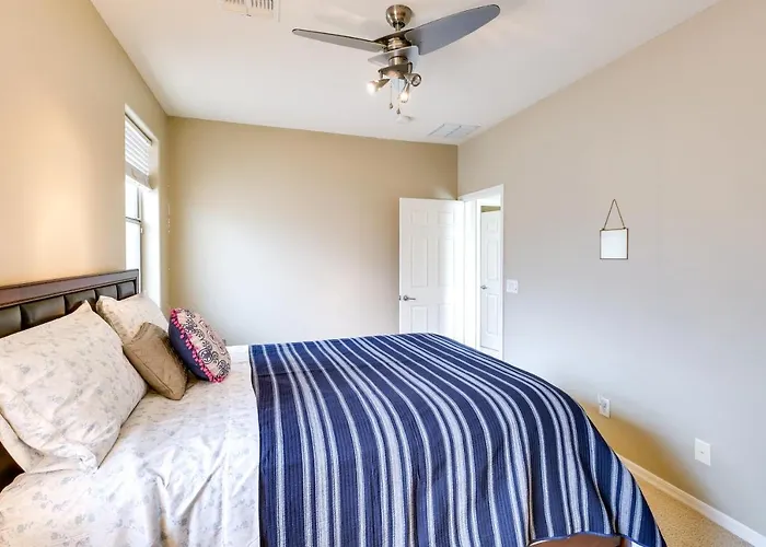 Oasis W/ Game + Community Perks! Holiday home Maricopa